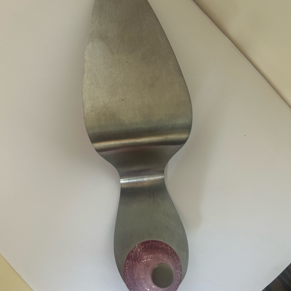 Pampered Chef Silver Cake Server with Pink Detachable Glitter Heel - Picture 4 of 6